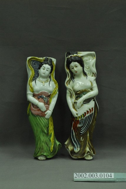 白瓷彩繪飛天壁花插對組 (共5張)