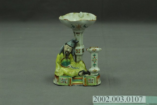 五彩士人立柱油燈 (共12張)