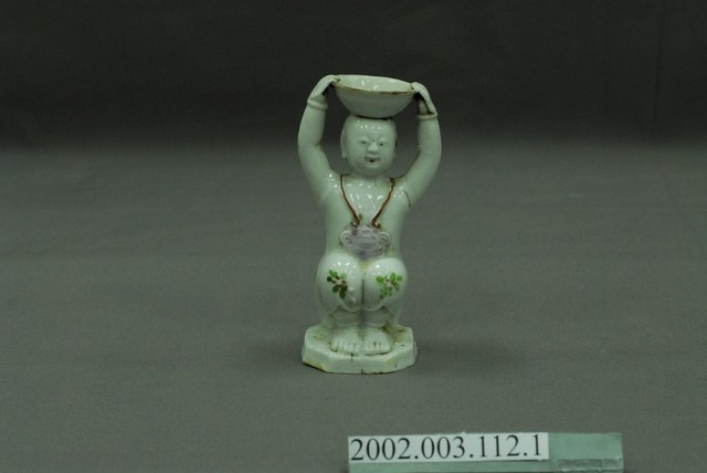 白瓷童子坐像燭臺 (共10張)