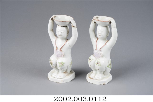 白瓷童子坐像燭臺組 (共4張)