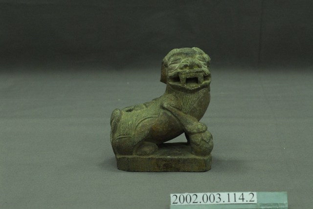 獅子戲球石燭臺 (共10張)