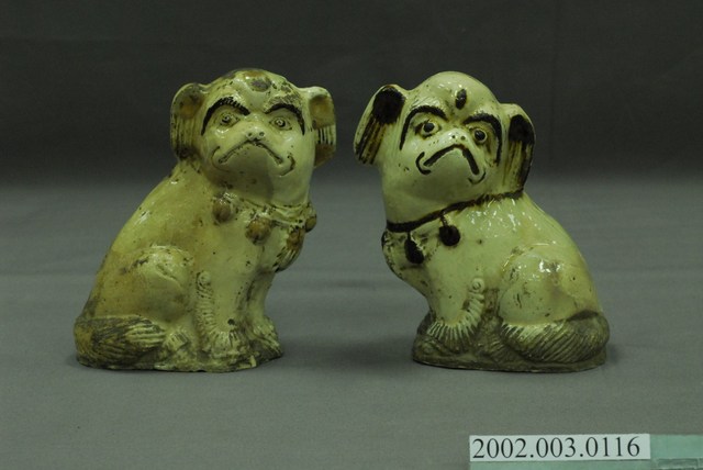 白瓷獅型燭臺組 (共10張)