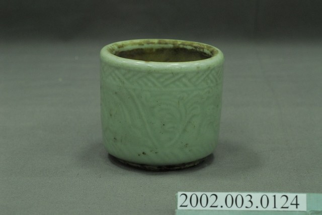 白瓷圈足香爐 (共5張)