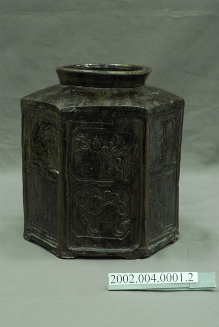 深褐釉雕花六角茶葉甕甕身 (共14張)