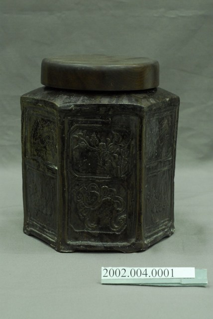 深褐釉雕花六角茶葉甕 (共9張)
