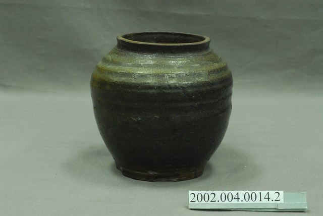 有蓋褐釉環形紋陶甕甕身 (共13張)