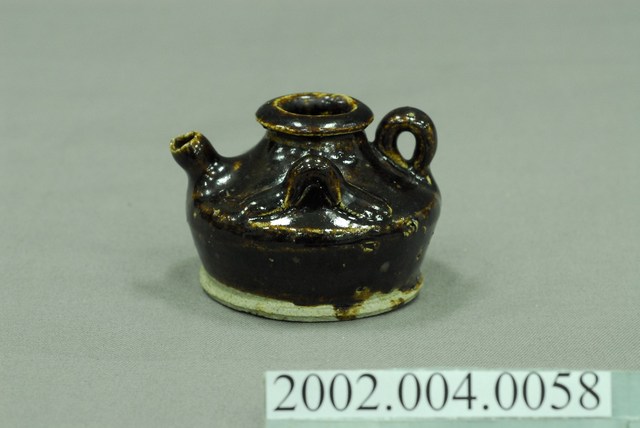 黑釉三繫耳油壺 (共12張)