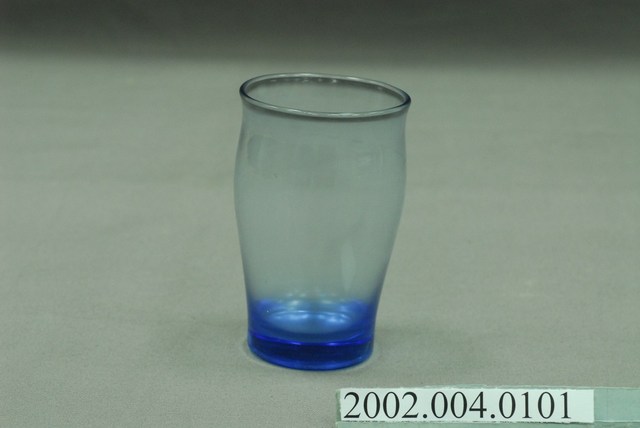 淺藍色玻璃杯 (共7張)