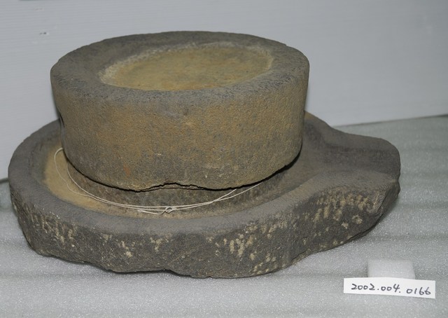 小型石磨 (共3張)