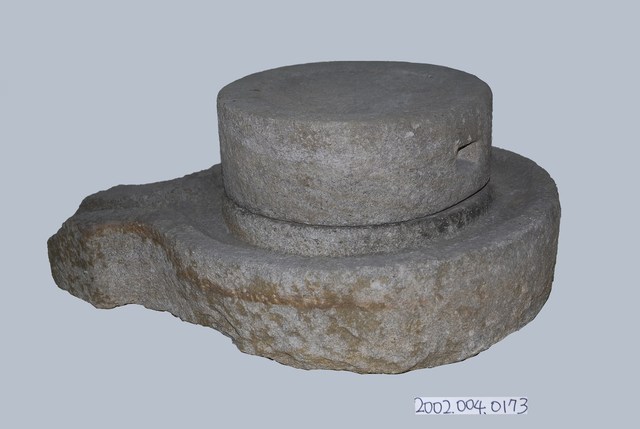 小型石磨 (共3張)