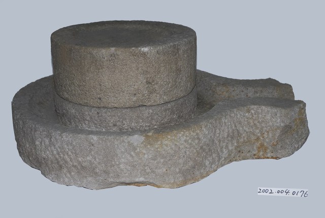 小型石磨 (共3張)