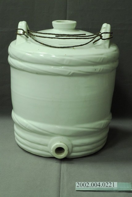 白瓷雙耳壺 (共6張)