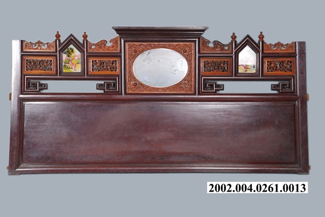 漢和洋風八腳紅眠床後遮風 (共2張)