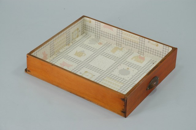 乾漆素面菱格窗菜櫥抽屜2 (共3張)