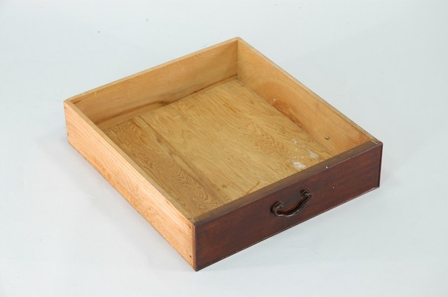 乾漆素面幾何紋合櫥左抽屜 (共5張)