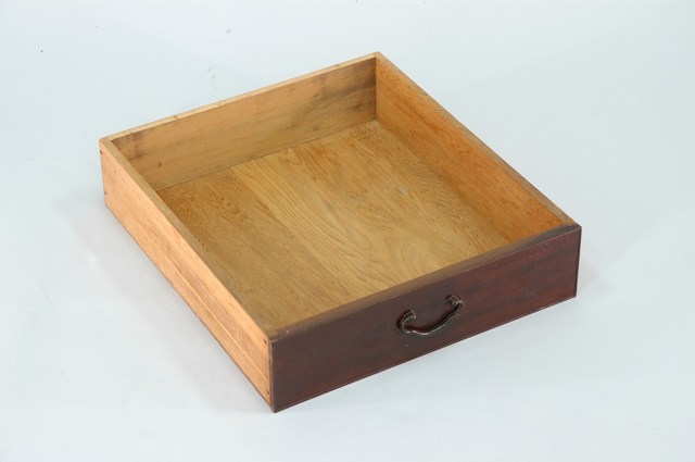 乾漆素面幾何紋合櫥右抽屜 (共5張)