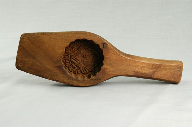 酒瓶形單面雕圓形桃花紋帶柄餅印 (共13張)