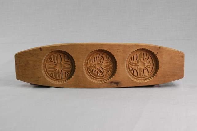 長條板單面雕三枚銀圓形糕印 (共9張)