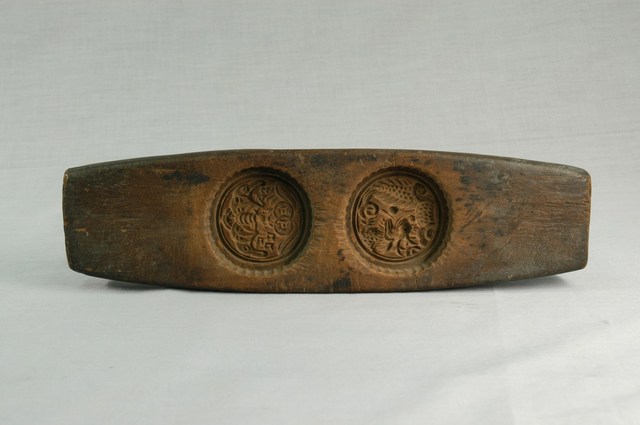 長條板單面雕蝙蝠龍蚊二枚銀圓形糕印 (共13張)