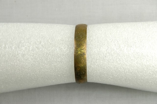 花紋金屬手環 (共7張)