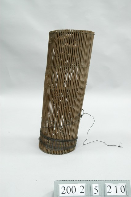 竹製捕蝦器 (共1張)