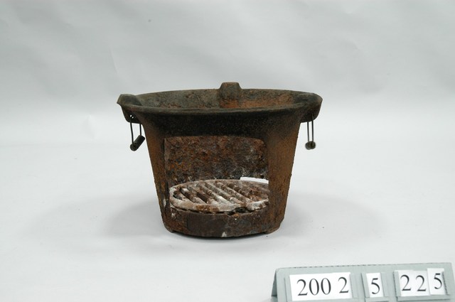 鐵製火爐 (共1張)