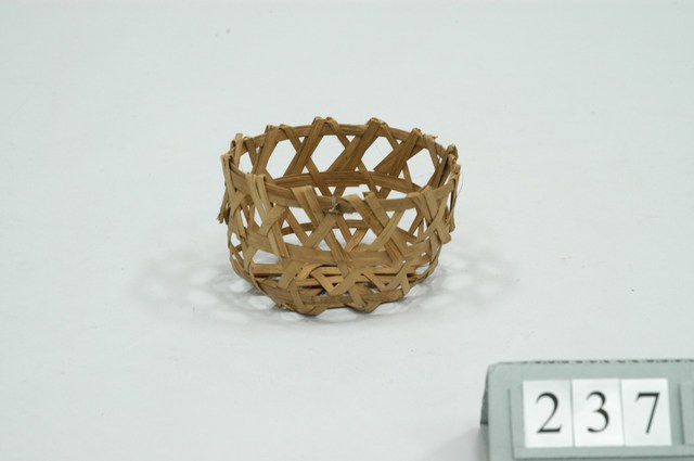 竹編小筐籃 (共4張)