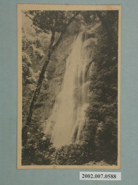 烏來瀑布 (共2張)