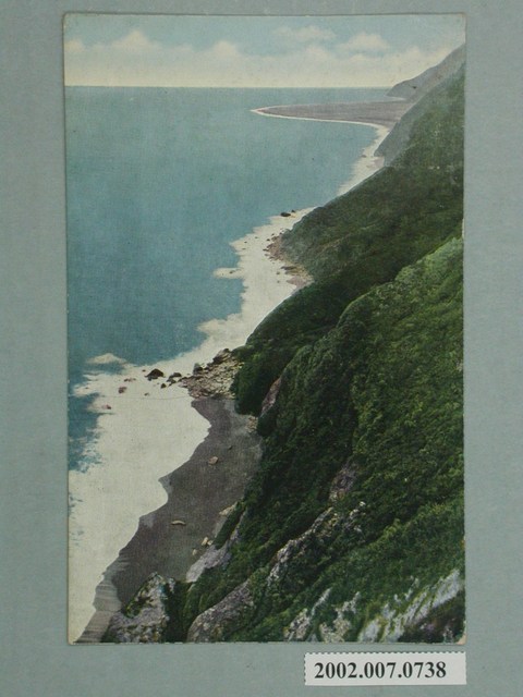 （蘇花臨海道路之一）臨海道路下的斷崖與大濁水溪口 (共2張)