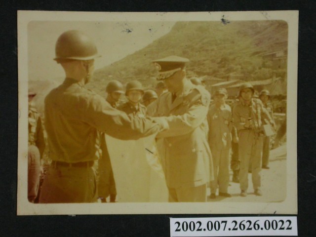 馬祖高級路面通車典禮獻旗 (共2張)