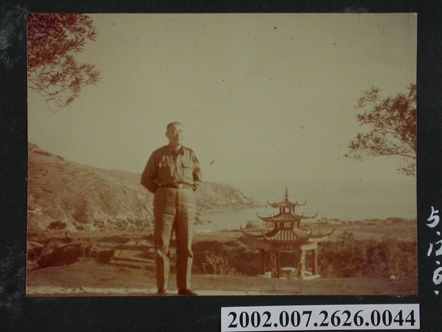 彭指揮官於聚英亭留影 (共2張)