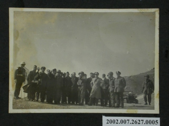 立法院軍事委員會前線考察小組馬祖視察之陣地合影 (共2張)