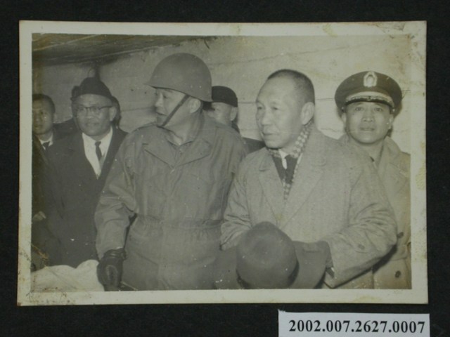 立法院軍事委員會前線考察小組馬祖視察之參觀工事 (共2張)