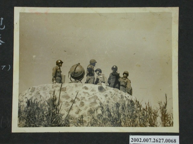 視察西犬探照燈部隊 (共2張)