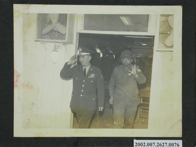 駐美武官盧福寧少將訪問馬祖簡報室 (共2張)