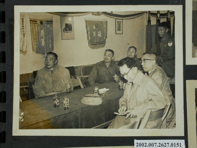 經濟部長楊繼曾及交通部長沈怡於高登中山室 (共2張)