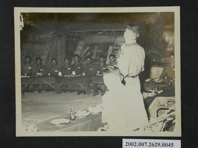 中秋節參加連級月光欣賞會 (共2張)