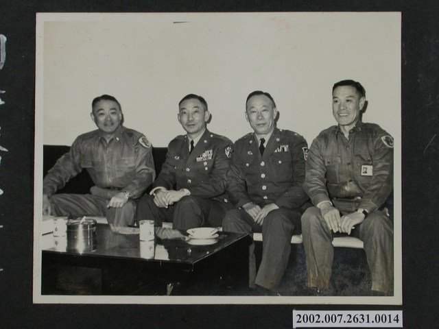團長尹殿甲少將及王師凱先生辦公室張擴之少將拜會彭指揮官 (共2張)