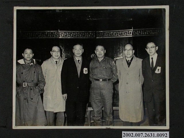 彭指揮官與團長王玉崗及教授梁序穆等人合影 (共2張)