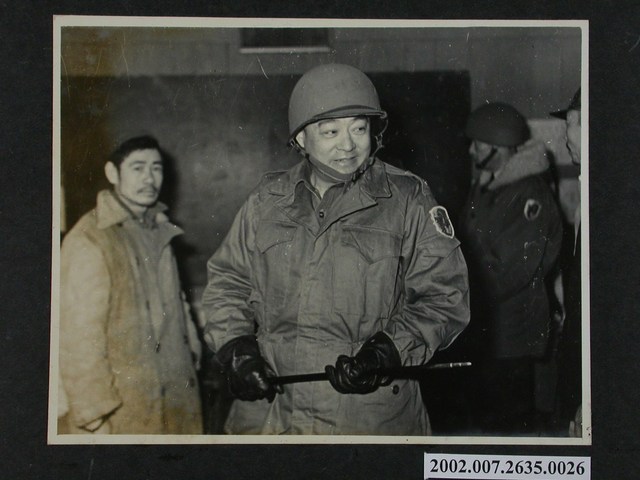 彭指揮官慰問西犬火災災民 (共2張)