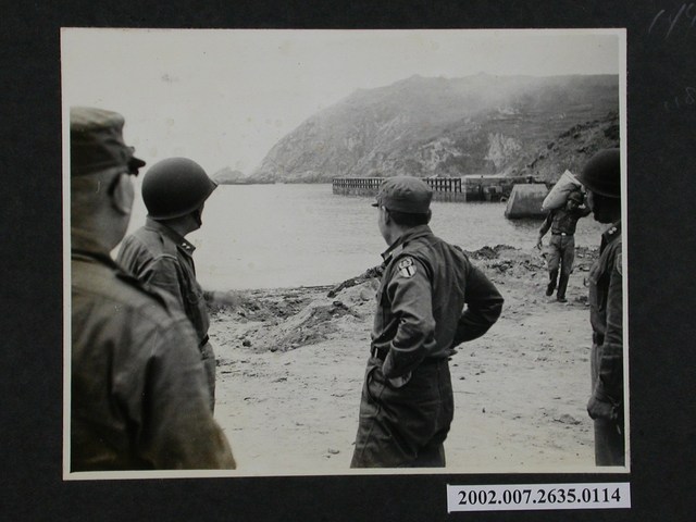 陸總政戰部主任江國棟中將參觀山隴港 (共2張)