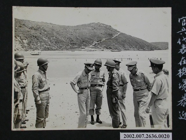 防砲四團團長戴上校率官兵代表在機場恭迎 (共1張)