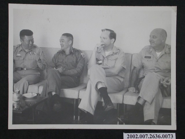 總政治作戰部政計委員會副主委江海東少將及顧問艾吉蒙中校拜會彭指揮官 (共1張)