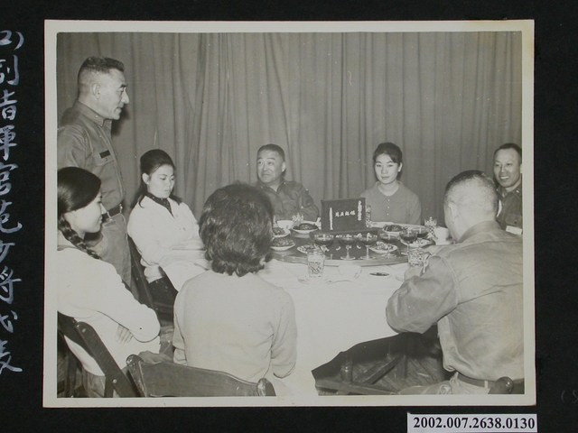 副指揮官范少將於彭指揮官與夫人結婚廿五週宴會上代表致賀詞 (共1張)