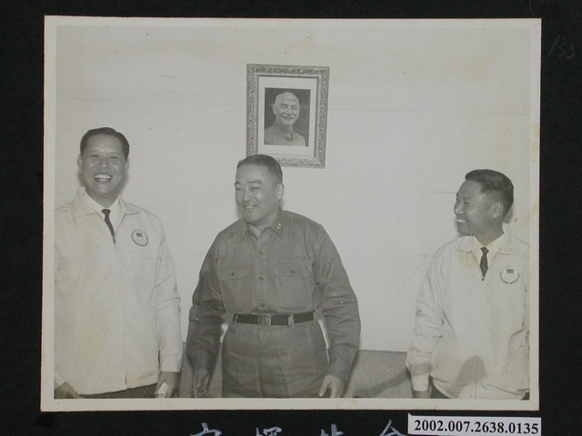 臺南市中等學校勞軍團蒞馬拜會彭指揮官 (共1張)
