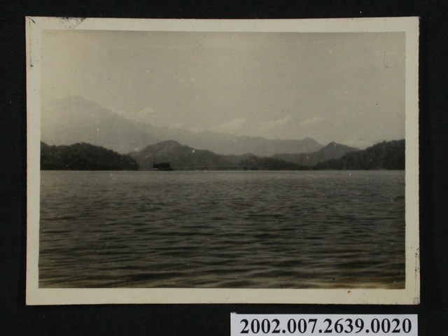 湖光山色 (共1張)