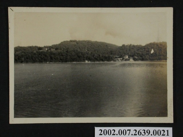 湖光山色 (共1張)