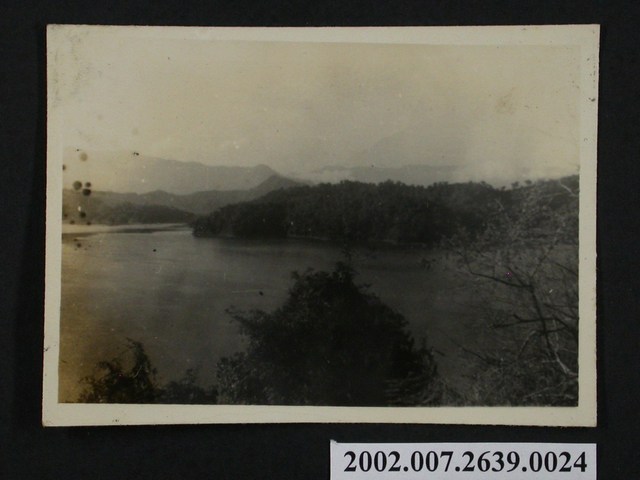 湖光山色 (共1張)