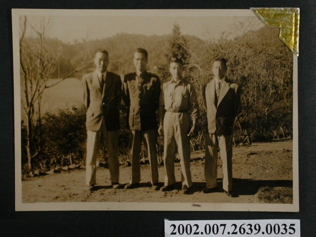 4名男子合照 (共1張)
