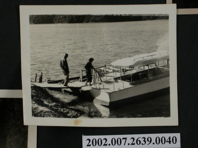 彭啟超夫婦登船 (共1張)